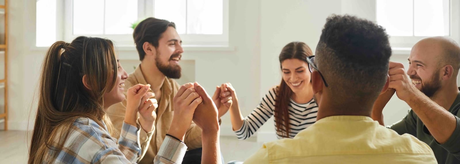 Personas compartiendo